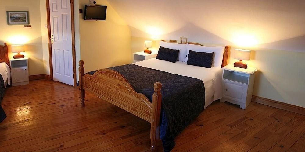 Mccarthy'S Lodge B&B เวสต์พอร์ต ภายนอก รูปภาพ