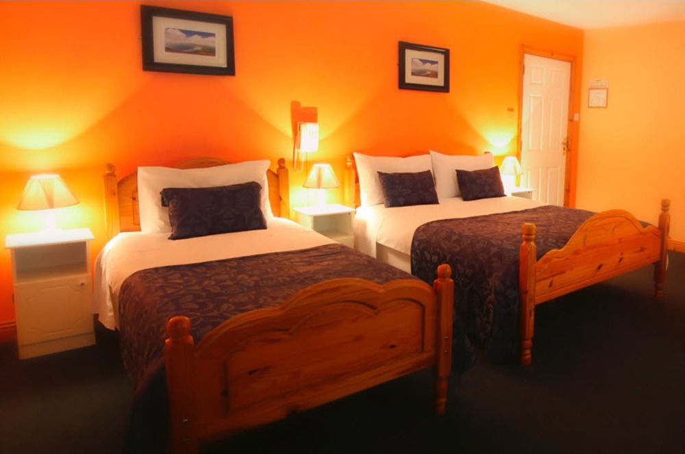 Mccarthy'S Lodge B&B เวสต์พอร์ต ภายนอก รูปภาพ