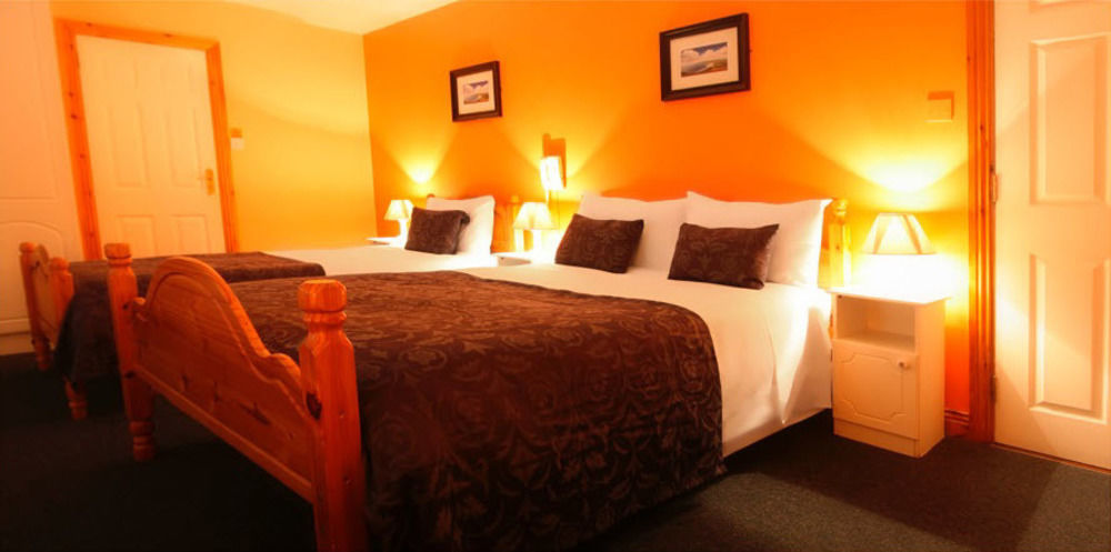 Mccarthy'S Lodge B&B เวสต์พอร์ต ภายนอก รูปภาพ