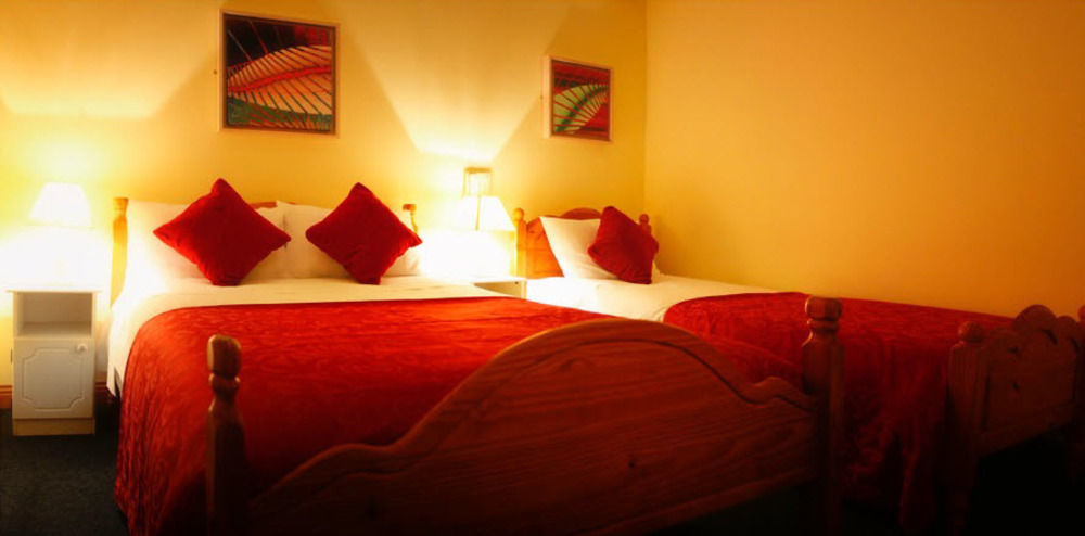 Mccarthy'S Lodge B&B เวสต์พอร์ต ภายนอก รูปภาพ
