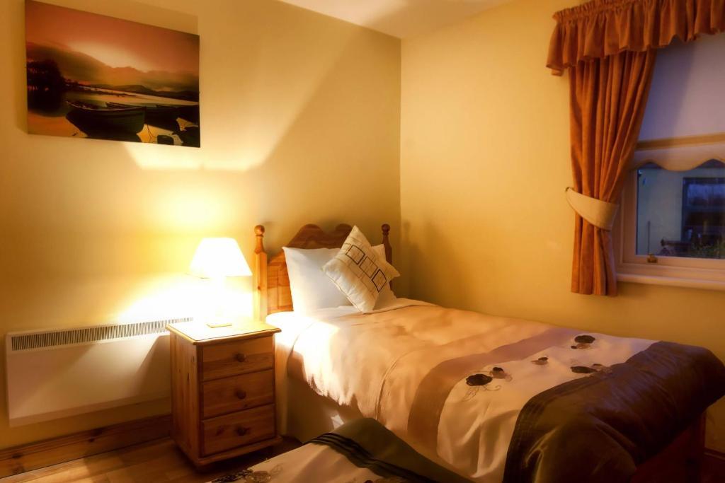 Mccarthy'S Lodge B&B เวสต์พอร์ต ห้อง รูปภาพ