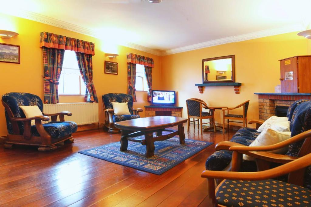 Mccarthy'S Lodge B&B เวสต์พอร์ต ภายนอก รูปภาพ